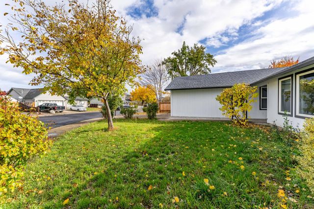 468 Merlee Circle, Eagle Point, OR 97524