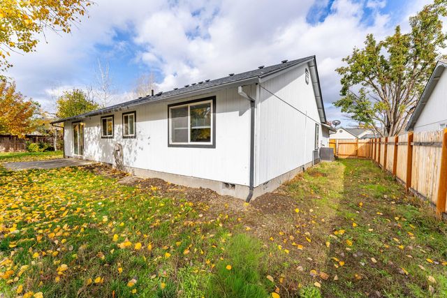 468 Merlee Circle, Eagle Point, OR 97524