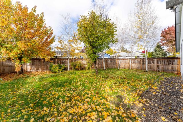 468 Merlee Circle, Eagle Point, OR 97524