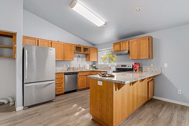 468 Merlee Circle, Eagle Point, OR 97524