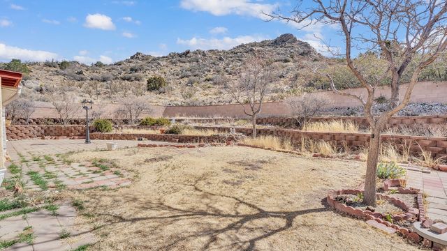 1512 LA TUNA Place SE, Albuquerque, NM 87123