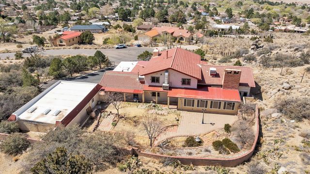 1512 LA TUNA Place SE, Albuquerque, NM 87123