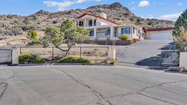 1512 LA TUNA Place SE, Albuquerque, NM 87123