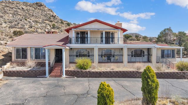 1512 LA TUNA Place SE, Albuquerque, NM 87123