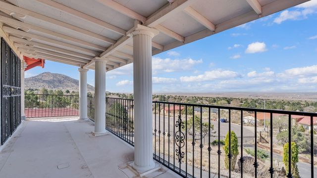 1512 LA TUNA Place SE, Albuquerque, NM 87123