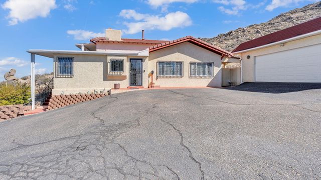 1512 LA TUNA Place SE, Albuquerque, NM 87123