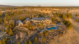 18665 Macalpine Loop, Bend, OR 97702