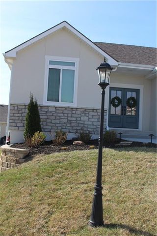 205 Prairie Rose Circle, Smithville, MO 64089