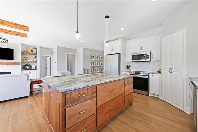 205 Prairie Rose Circle, Smithville, MO 64089