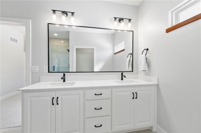 205 Prairie Rose Circle, Smithville, MO 64089