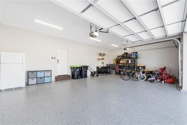 205 Prairie Rose Circle, Smithville, MO 64089