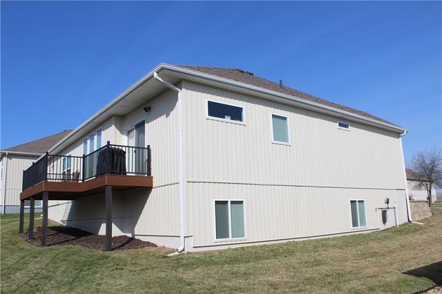 205 Prairie Rose Circle, Smithville, MO 64089