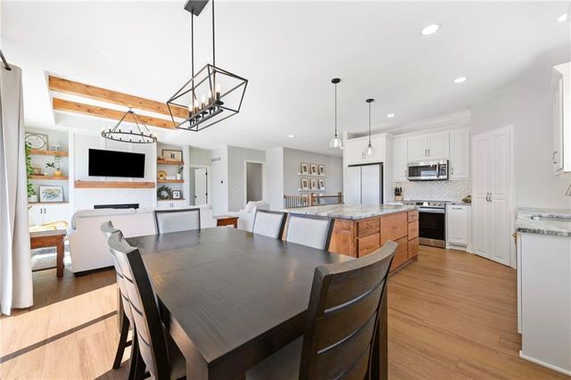 205 Prairie Rose Circle, Smithville, MO 64089