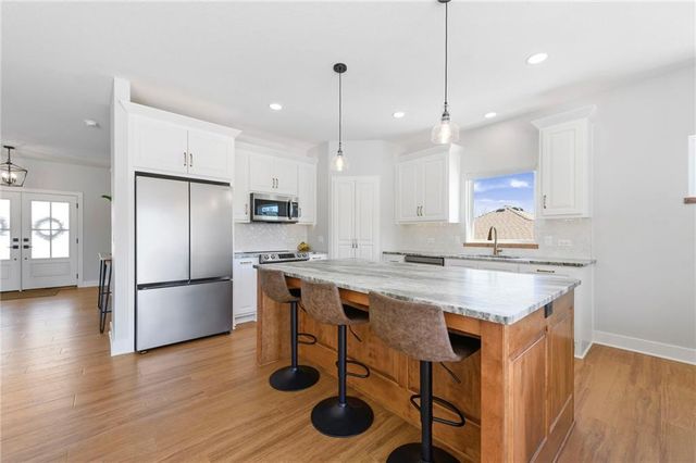 205 Prairie Rose Circle, Smithville, MO 64089