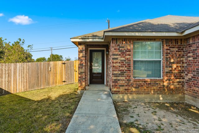 5703 Cardinal Falls, San Antonio, TX 78239