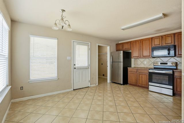 5703 Cardinal Falls, San Antonio, TX 78239