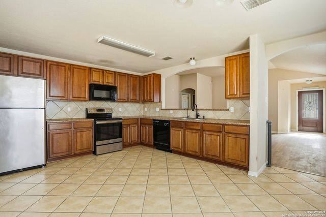 5703 Cardinal Falls, San Antonio, TX 78239