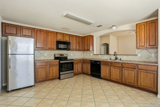 5703 Cardinal Falls, San Antonio, TX 78239