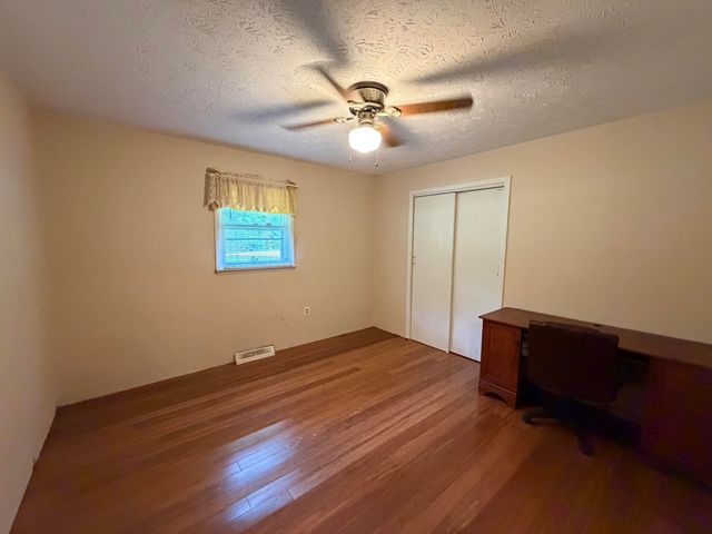 112 N Earls Avenue, Corbin, KY 40701