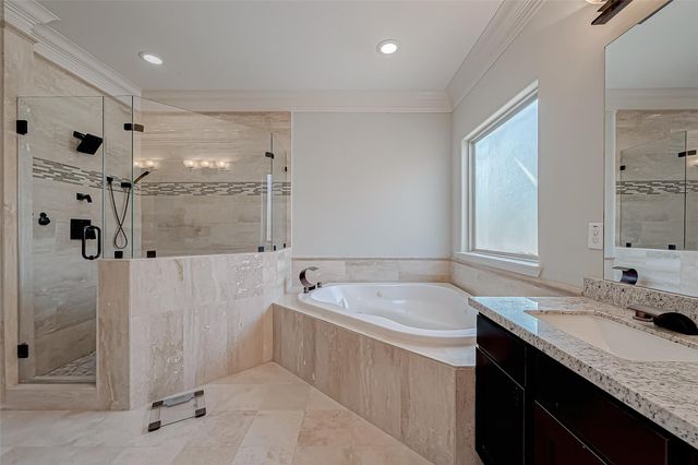 5226 Kiam Street 1002, Houston, TX 77007