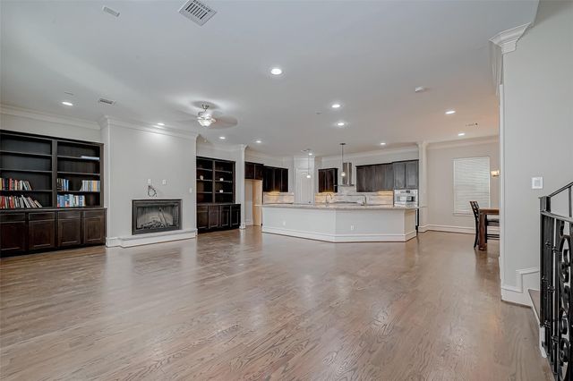 5226 Kiam Street 1002, Houston, TX 77007