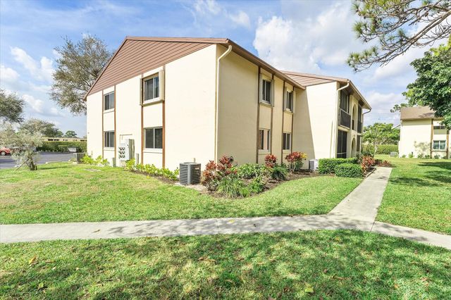 113 Lake Pine Circle C-1, Greenacres, FL 33463