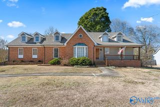 2139 Madison Avenue NW, Cullman, AL 35058