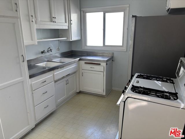 5534 W 76th Street, Los Angeles, CA 90045