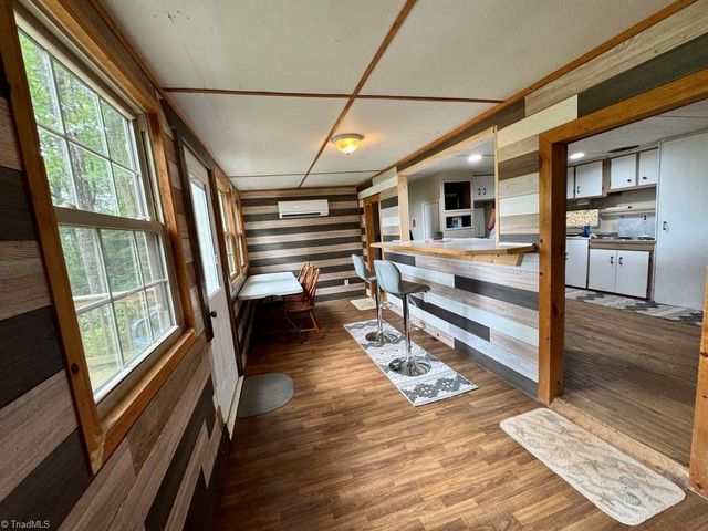 1274 Lakeshore Lane, Mount Airy, NC 27030
