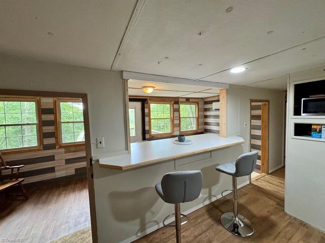 1274 Lakeshore Lane, Mount Airy, NC 27030