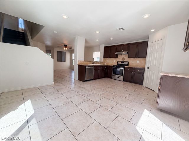 7274 Pine Barrens Street, Las Vegas, NV 89148