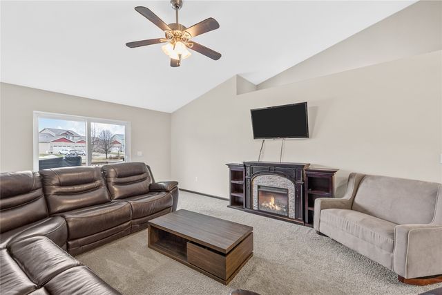 3098 Sherwood Drive, Marion, IA 52302