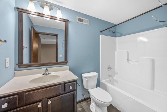 3098 Sherwood Drive, Marion, IA 52302