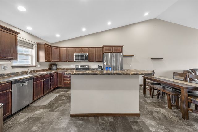 3098 Sherwood Drive, Marion, IA 52302