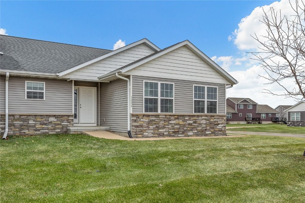 3098 Sherwood Drive, Marion, IA 52302