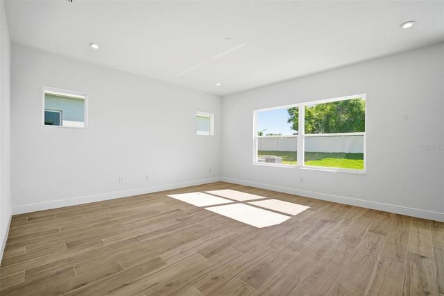 2947 STEWART CREEK CIRCLE, Plant City, FL 33565