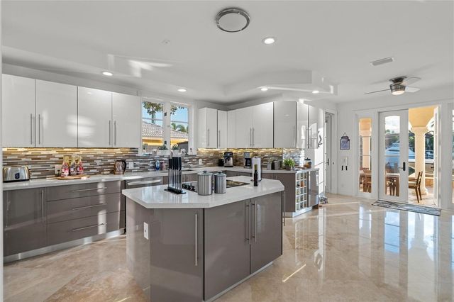 2833 NE 32nd Street, Lighthouse Point, FL 33064