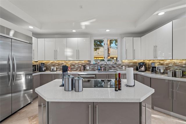 2833 NE 32nd Street, Lighthouse Point, FL 33064