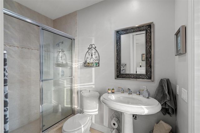 2833 NE 32nd Street, Lighthouse Point, FL 33064