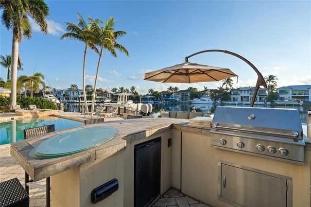 2833 NE 32nd Street, Lighthouse Point, FL 33064