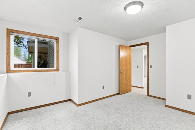1727 S Stanley Ln, Spokane Valley, WA 99212