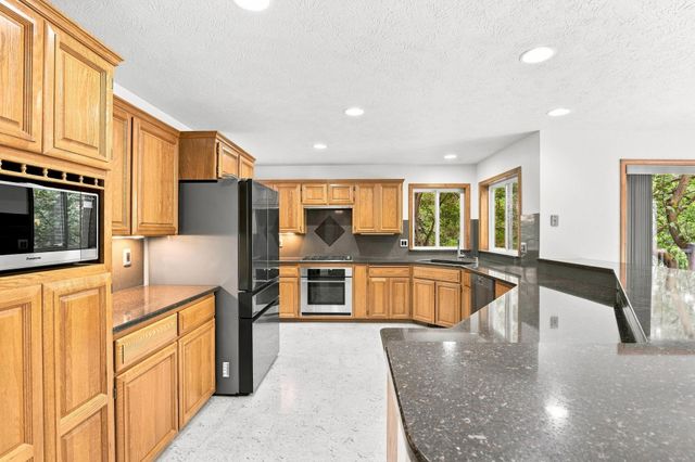 1727 S Stanley Ln, Spokane Valley, WA 99212