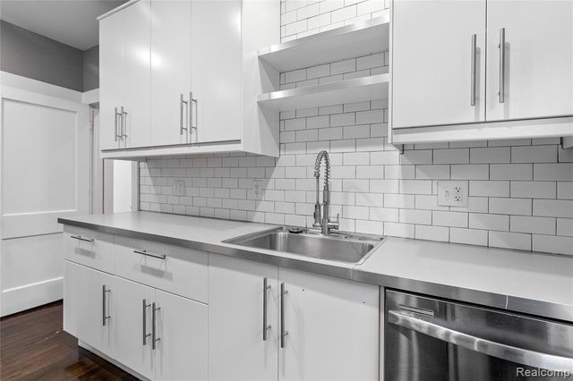 310 Hendrie Street Apt 2, Detroit, MI 48202