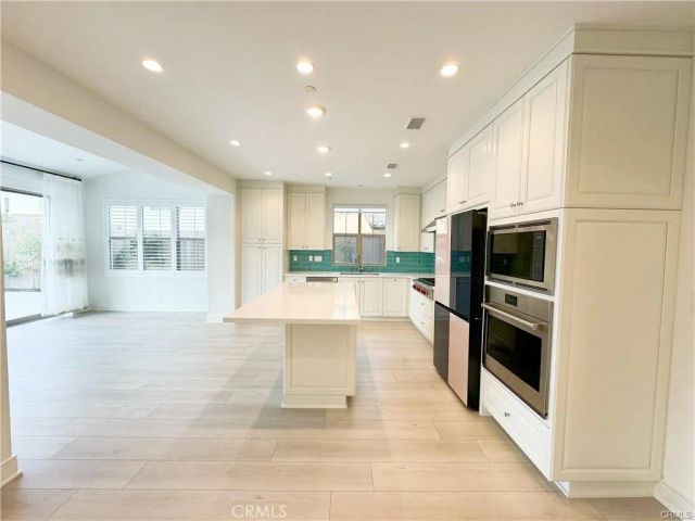 148 Sabbia, Irvine, CA 92602
