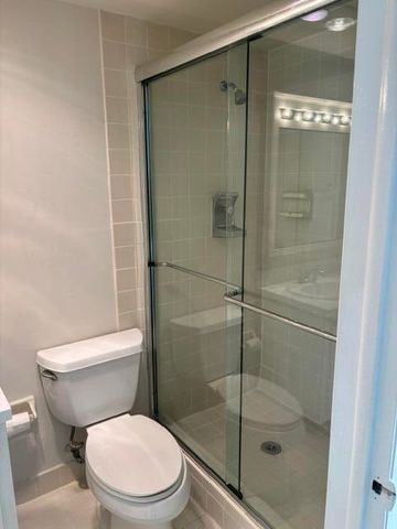 422 SW 9TH Street 6, Boca Raton, FL 33432