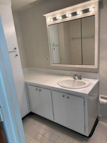422 SW 9TH Street 6, Boca Raton, FL 33432