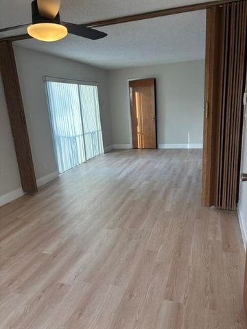 422 SW 9TH Street 6, Boca Raton, FL 33432