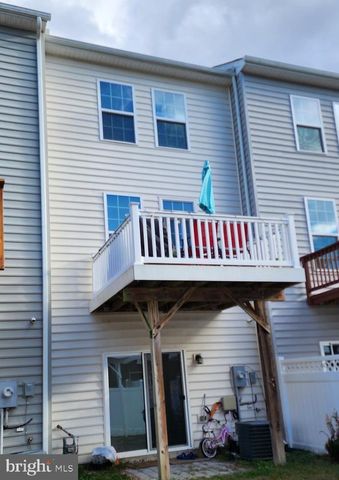 320 ROLLING VALLEY DR, Fredericksburg, VA 22405