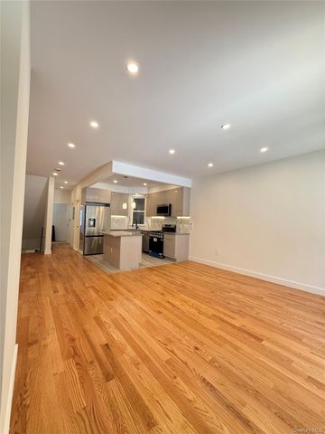 3409 29th Street, Astoria, NY 11106