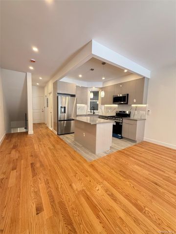 3409 29th Street, Astoria, NY 11106